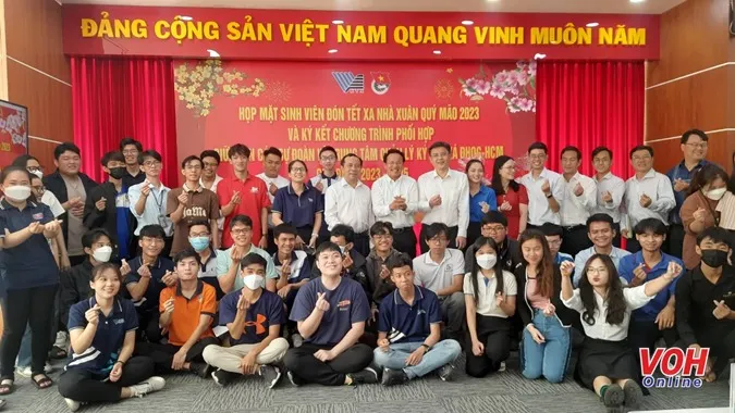 Chăm lo cho sinh viên khó khăn ở lại đón Tết tại Ký túc xá Đại học Quốc gia Thành phố Hồ Chí Minh