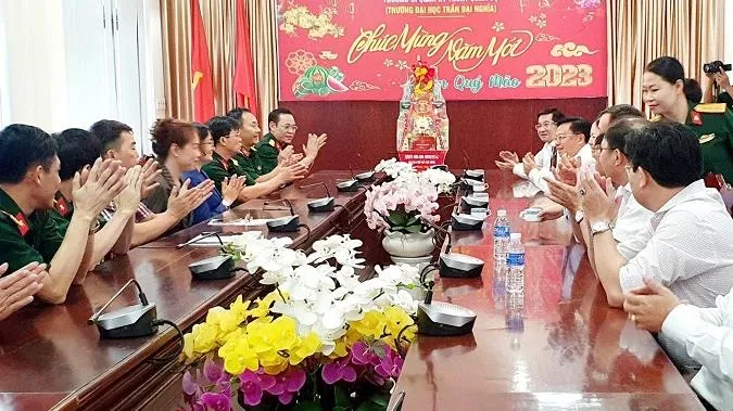 Ủy ban Kiểm tra Thành ủy TPHCM chúc tết các đơn vị, gia đình xuân Quý Mão 2023
