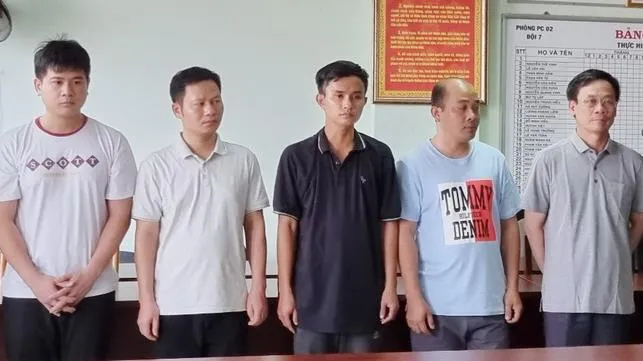 Bắt ông Trần Kỳ Hình, nguyên cục trưởng Cục Đăng kiểm Việt Nam để điều tra về tội nhận hối lộ