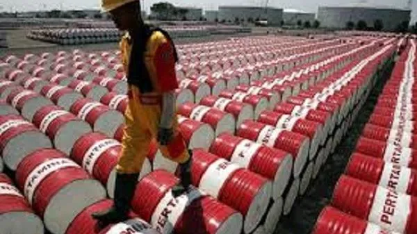 Giá xăng dầu hôm nay 17/1: Giá dầu thô Mỹ suy giảm