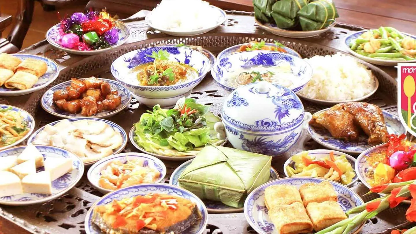 Ngày Tết ăn gì kiêng gì?