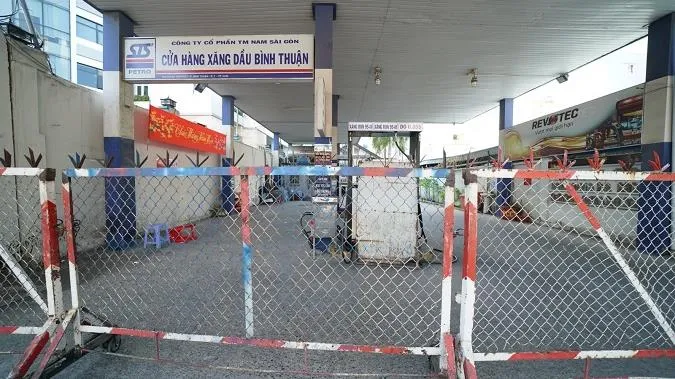 TPHCM: Một số cây xăng nghỉ bán Tết do nhân viên về quê