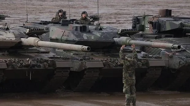 Đức thông báo chuyển giao xe tăng cho Ukraine