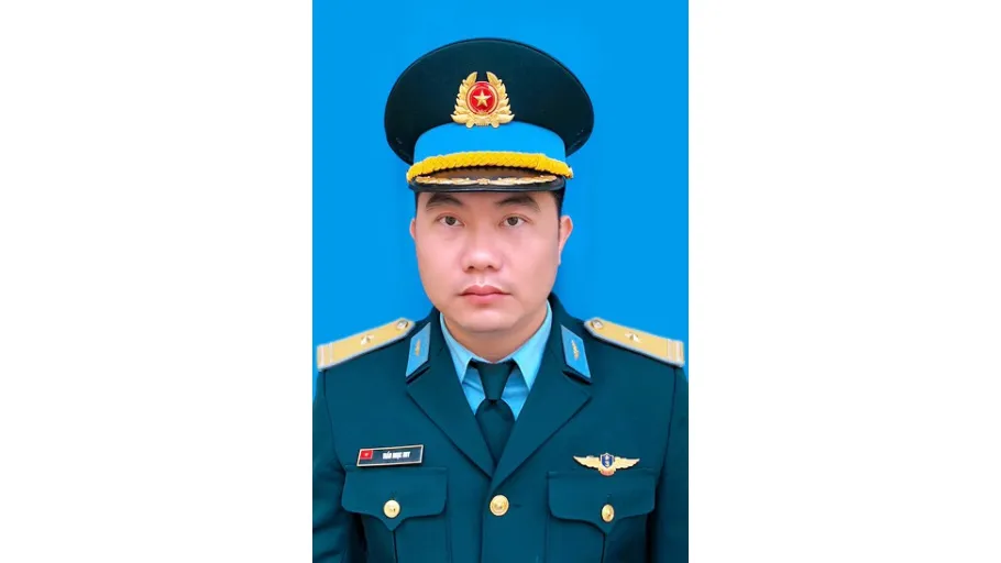Truy tặng Huân chương Bảo vệ Tổ quốc cho phi công Trần Ngọc Duy