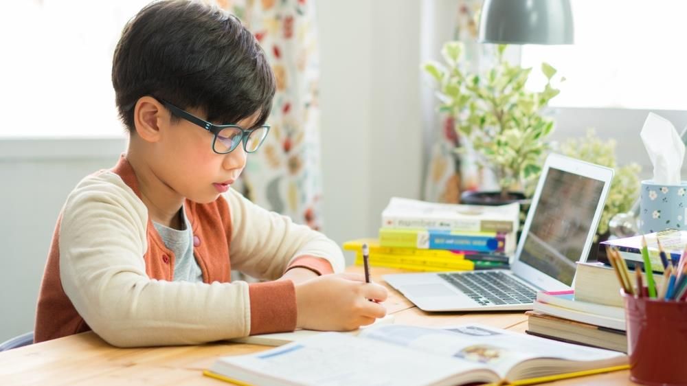 Nghiên cứu mới: Trong đại dịch, trẻ em học “thụt lùi” khoảng 35% so với khi đi học bình thường