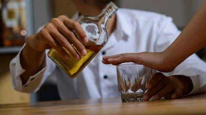 Cẩn trọng nguy cơ ngộ độc rượu dịp đầu năm