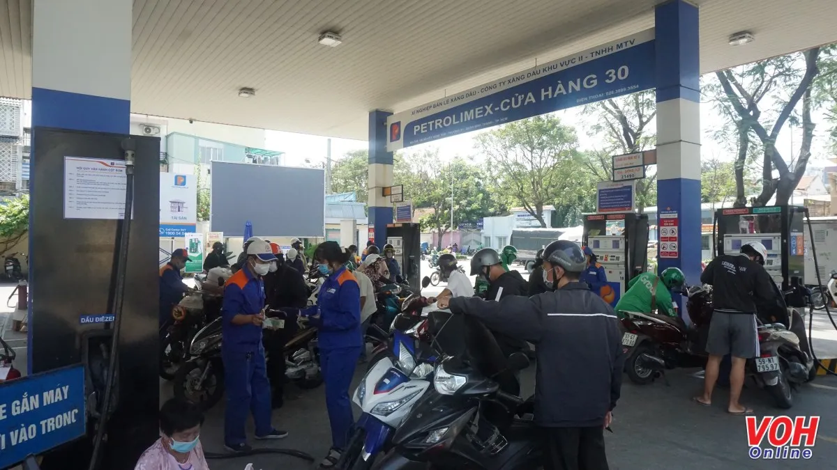 Đề xuất tăng thuế bảo vệ môi trường với xăng dầu