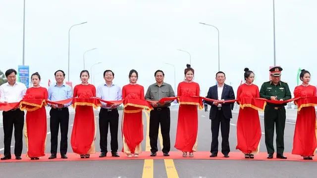 Khánh thành tuyến đường ven biển Cát Tiến – Mỹ Thành dài hơn 115 km