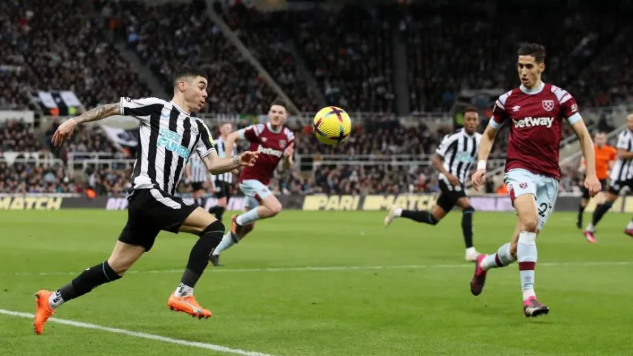 West Ham khiến Newcastle không thể trở lại top 3