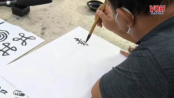 Người mới học thư pháp Hoa cần lưu ý điều gì