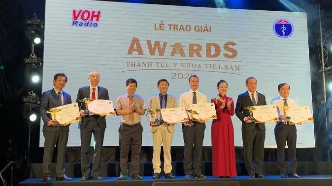 Điểm tin sáng 8/2: Mở cổng bình chọn 10 Thành tựu Y khoa Việt Nam 2022 | Bất động sản giảm giá sâu