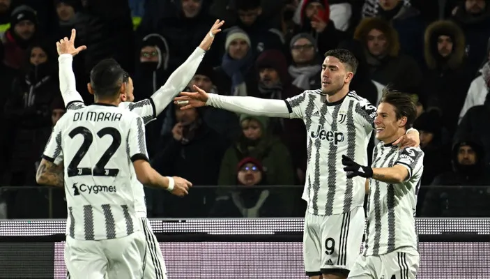 Serie A: Juve không bỏ cuộc dù bị trừ 15 điểm