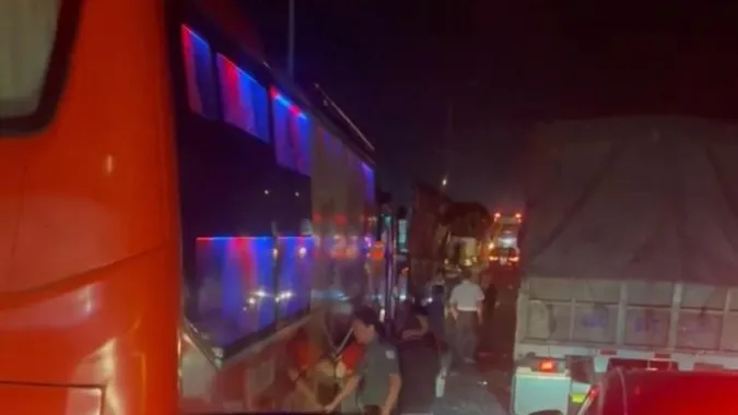 Tai nạn liên hoàn trên cao tốc TPHCM - Trung Lương, 3 người bị thương
