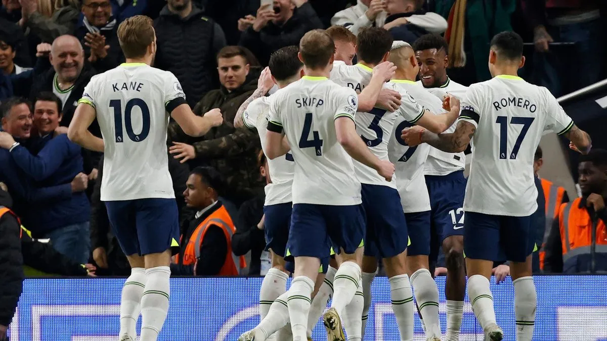 Tottenham hạ West Ham trong trận derby để đặt chân vào tốp 4