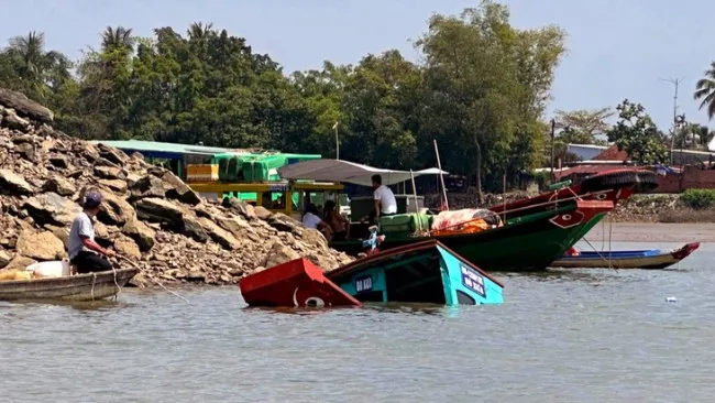 Vụ lật thuyền trên sông Đồng Nai khiến thai phụ tử vong: Khởi tố vụ án