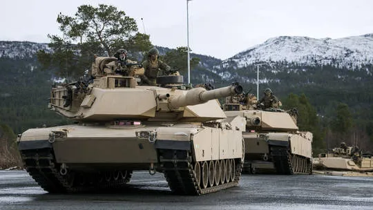 Xe tăng M1 Abrams của Mỹ có thể chưa đến được Ukraine trong năm 2023
