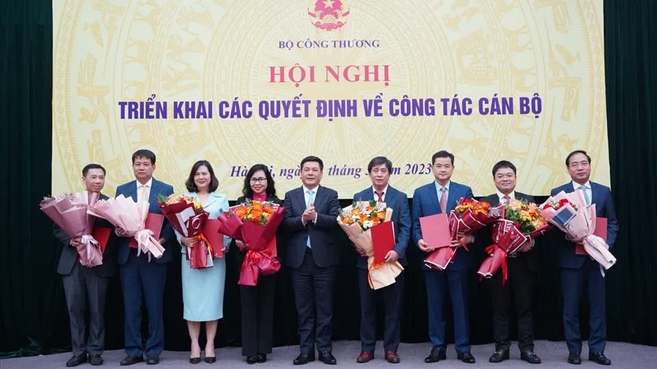 Bộ Công Thương tiếp tục thay đổi nhiều nhân sự quan trọng