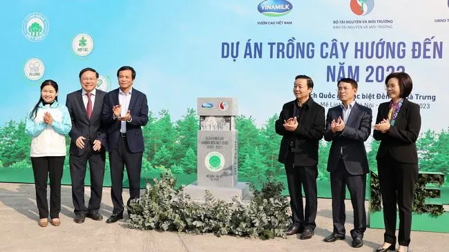 Dự án trồng cây hướng đến Net Zero Carbon chính thức khởi động tại Hà Nội