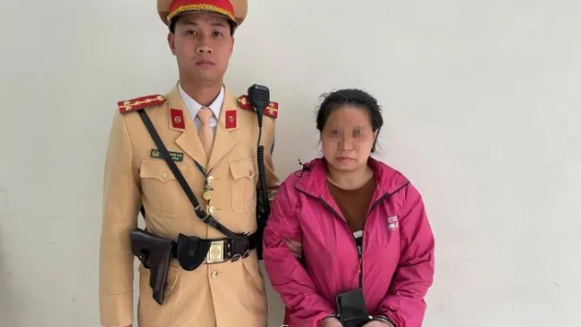 Vờ mượn điện thoại rồi phóng xe bỏ chạy