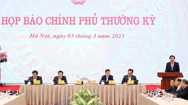 Sức ép về lạm phát còn cao, tăng trưởng tín dụng thấp