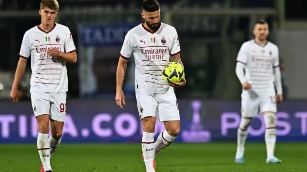 Sảy chân trên sân Fiorentina, Milan bị Roma đe dọa vị trí tốp 4