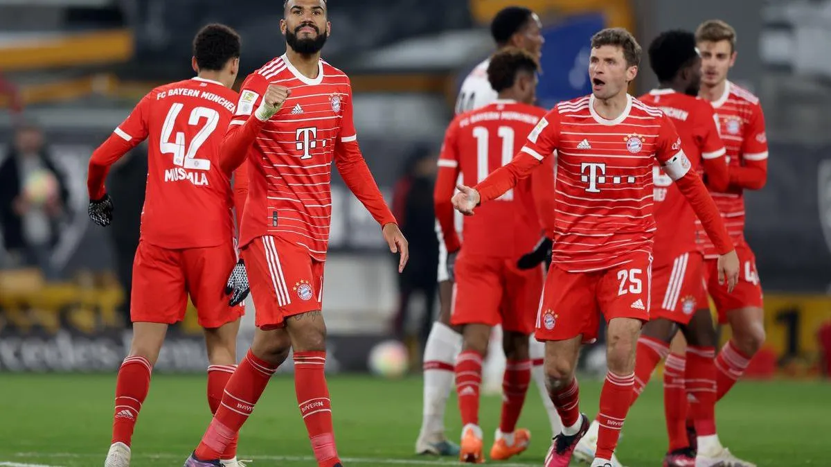 Thắng dễ Stuttgart, Bayern đòi lại ngôi đầu từ tay Dortmund