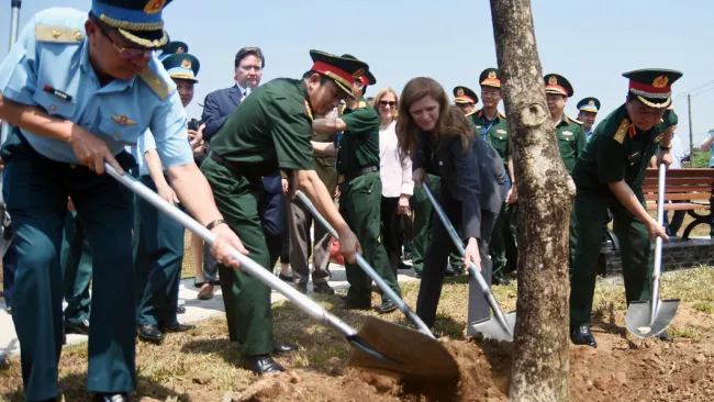 Bàn giao 3ha đất nhiễm dioxin được làm sạch tại sân bay Biên Hòa
