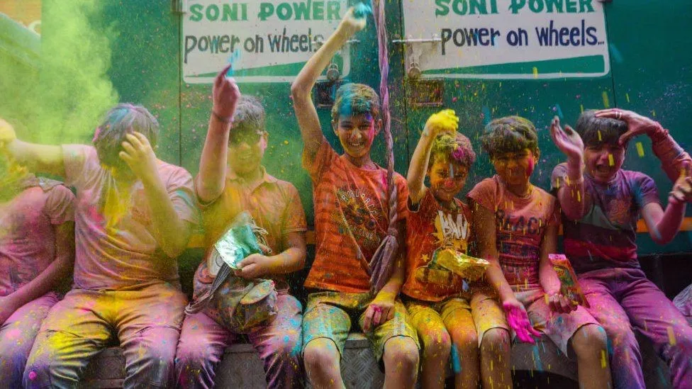 Tưng bừng Lễ hội sắc màu Holi ở Ấn Độ