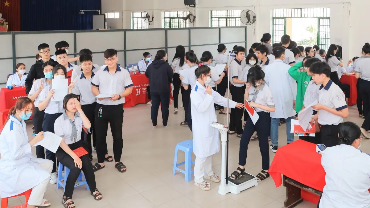 TPHCM: Nhiều học sinh THPT được thăm khám sức khỏe miễn phí