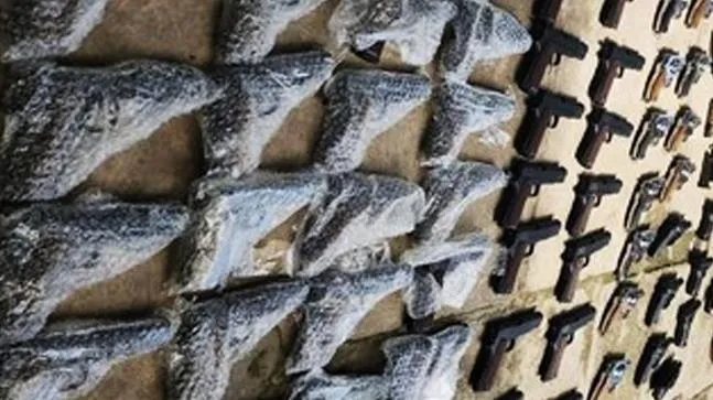 Khởi tố 17 bị can trong đường dây mua bán súng
