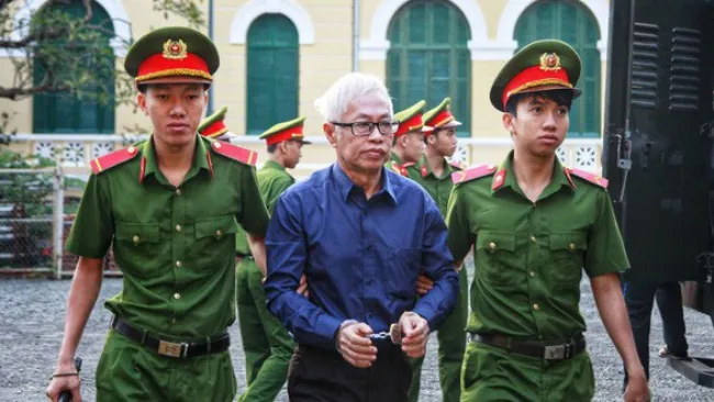 Cựu tổng giám đốc Ngân hàng Đông Á tiếp tục bị đề nghị 20 năm tù