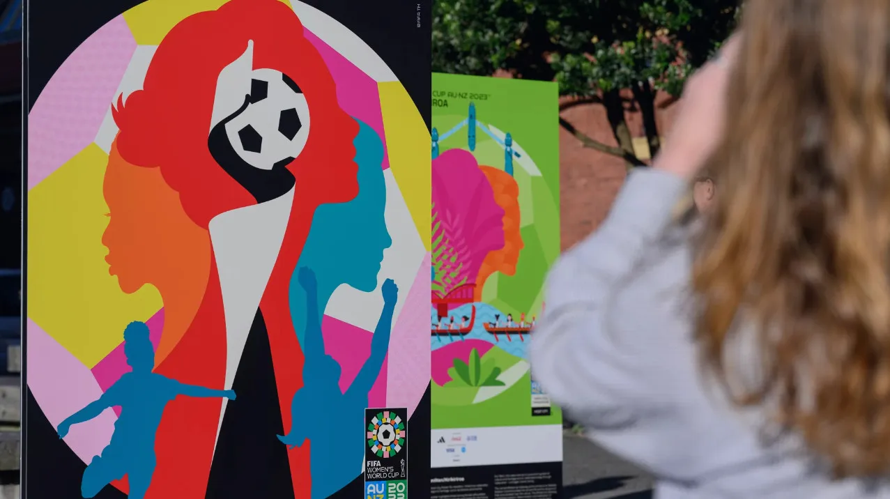 Poster tại World Cup nữ 2023 có chủ đề “Hơn cả sự vĩ đại”