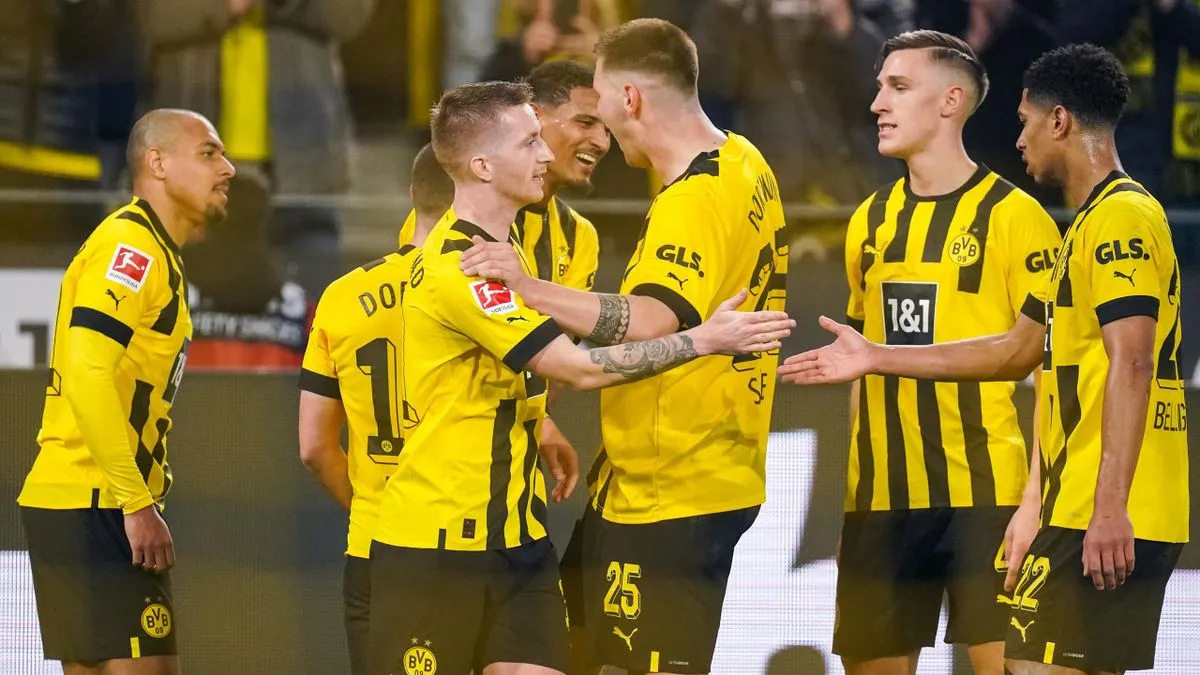 Hủy diệt Cologne, Dortmund tạm chiếm ngôi đầu của Bayern