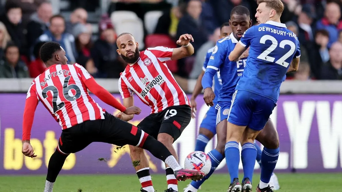 Brentford lỡ cơ hội vào tốp 6 sau trận hòa Leicester