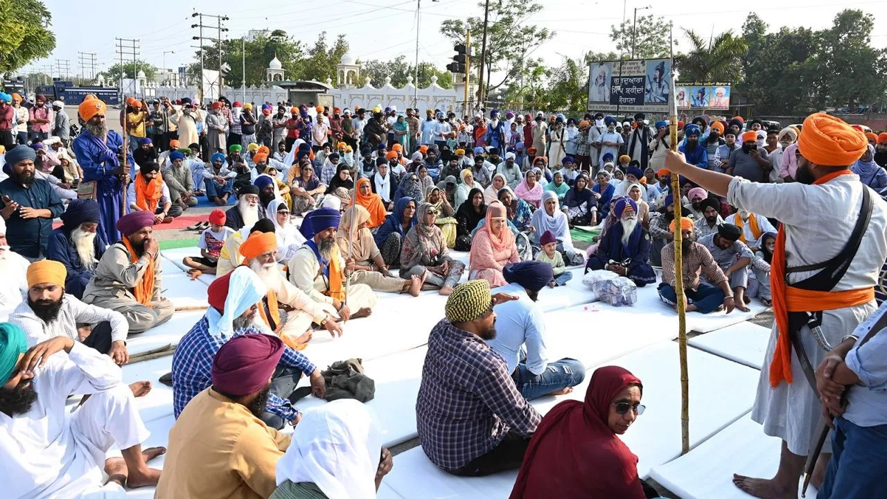 Ấn Độ ‘cắt mạng’ của 27 triệu người để săn lùng phần tử ly khai người Sikh