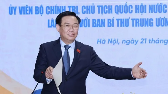 Chủ tịch Quốc hội: Thanh niên phải đi đầu trong chuyển đổi số, kinh tế số