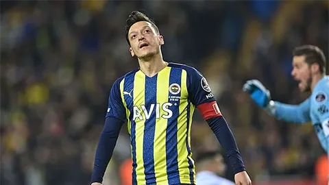 Mesut Ozil chính thức giải nghệ sau 17 năm thi dấu chuyên nghiệp