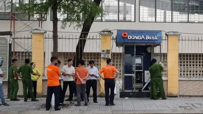 Bắt đối tượng đập trụ ATM, trộm tiền tại Đà Nẵng