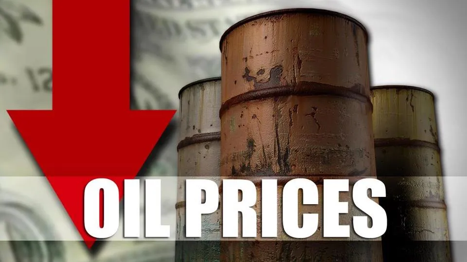 Giá xăng dầu hôm nay 25/3/2023: Giá dầu Brent lao dốc