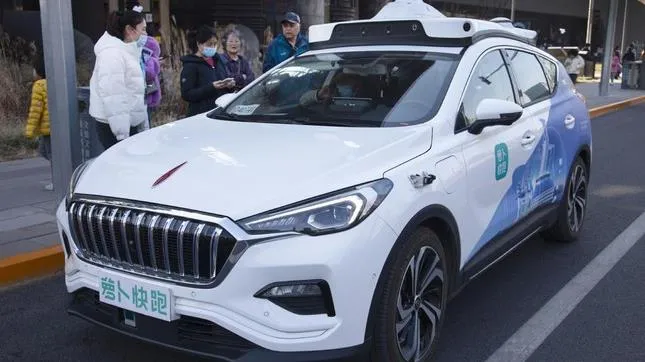 Trung Quốc triển khai chính thức dịch vụ taxi tự lái