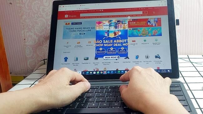 Giá cả thị trường hôm nay 28/3/2023: Giỏ hàng người mua hàng trực tuyến vơi dần