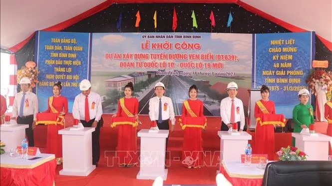 Khởi công tuyến đường ven biển Bình Định