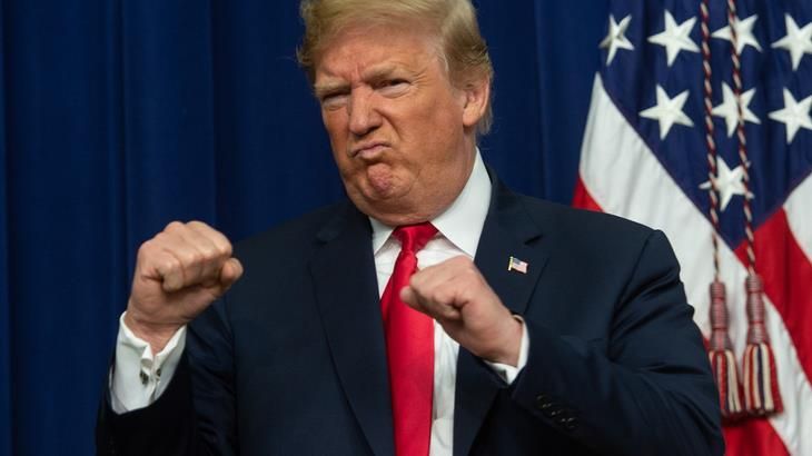 Sau khi bị truy tố, ông Trump kiếm được 4 triệu USD cho tranh cử