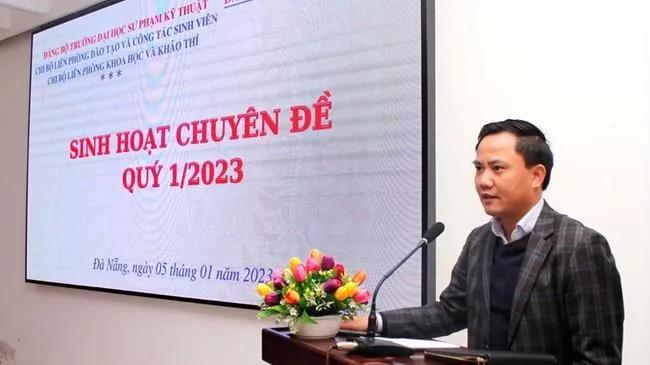 Bài 2: Đấu tranh phản bác quan điểm sai trái, thù địch, hạ thấp uy tín lãnh đạo Đảng và Nhà nước