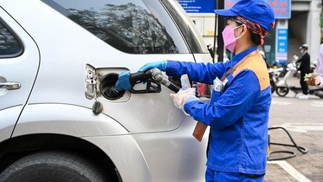 Từ 15 giờ hôm nay (3/4), giá xăng dầu tăng nhẹ