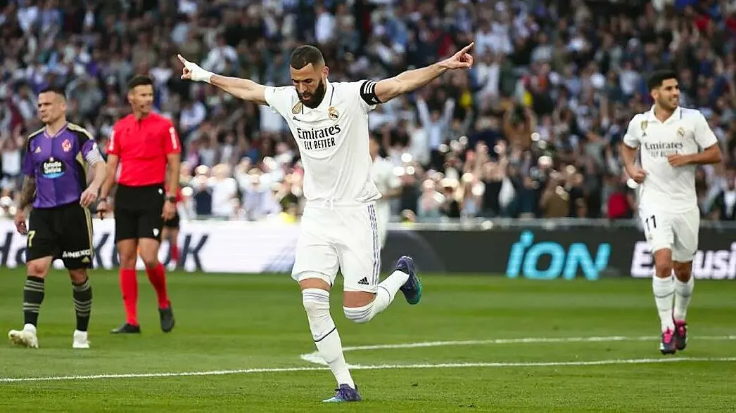 Lập hat-trick trong 7 phút, Benzema tạo cột mốc mới tại Real