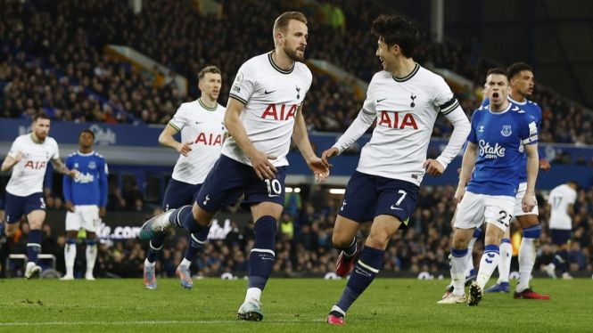 Tottenham vẫn đánh bật MU khỏi tốp 4 dù chia điểm Everton