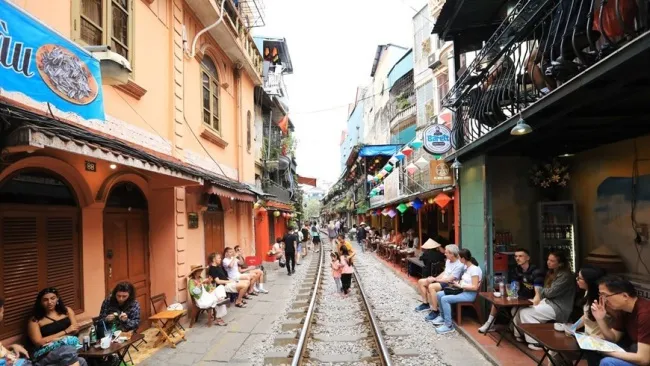 Hà Nội: Yêu cầu tổ chức tour đến khu vực cà phê đường tàu