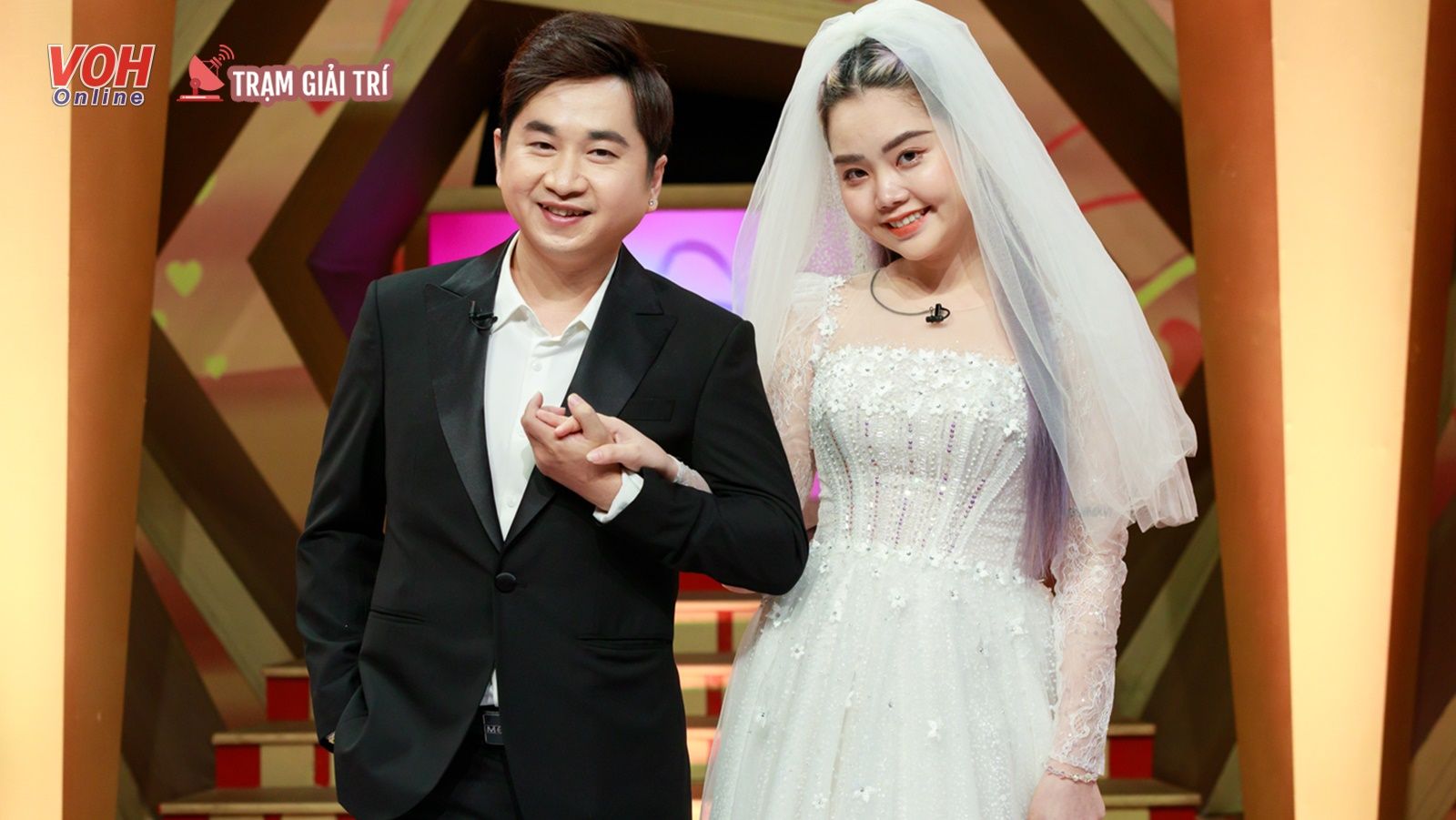 Bằng Cường từng bị vợ kém 12 tuổi nghi ngờ giới tính, phải dắt cả gia đình đi hẹn hò để làm tin