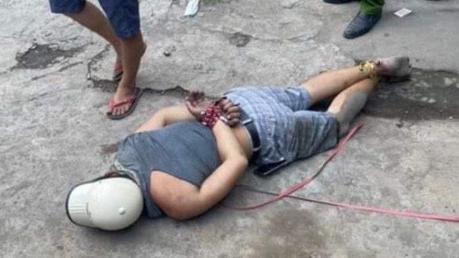 Bắt kẻ cướp điện thoại rồi kéo lê bé gái 13 tuổi